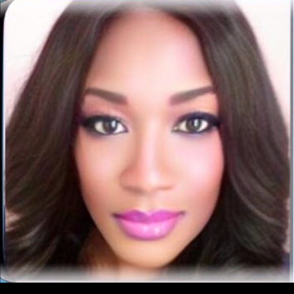 Meet your Posher, Carla - Picture 1 of 1